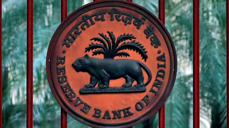 RBI asks non-banks to stick to loan cash payout limit